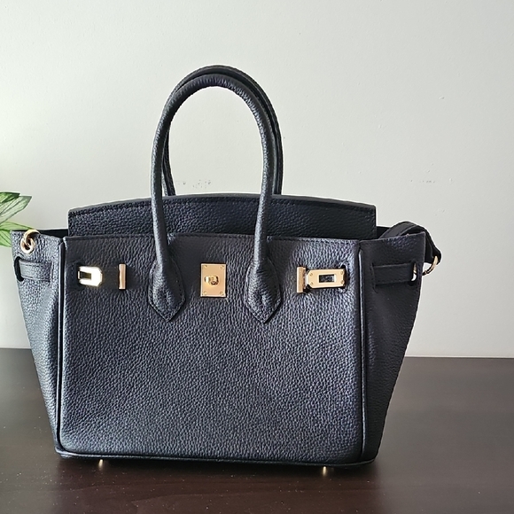 Black Handbag - Picture 1 of 5